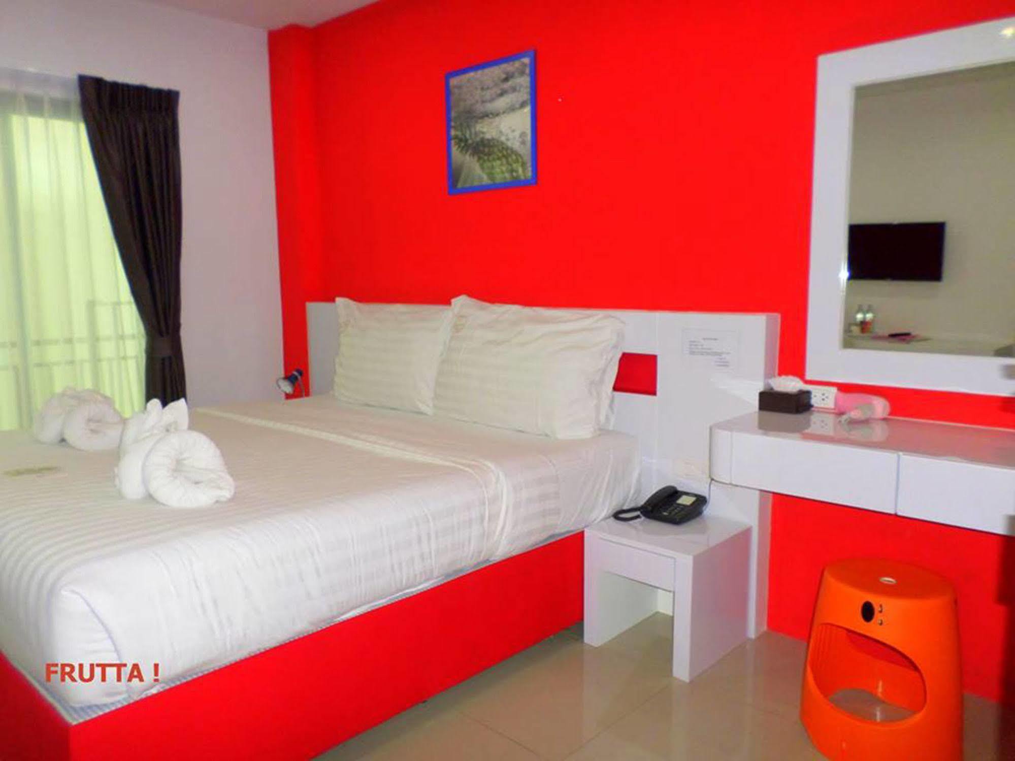 The Frutta Boutique Hotel Patong Buitenkant foto